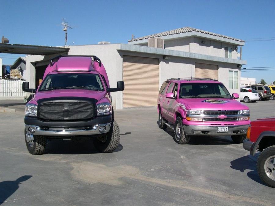  Dodge Ram 3500 Pink Jeep 2008 года  (фото 2 из 6)
